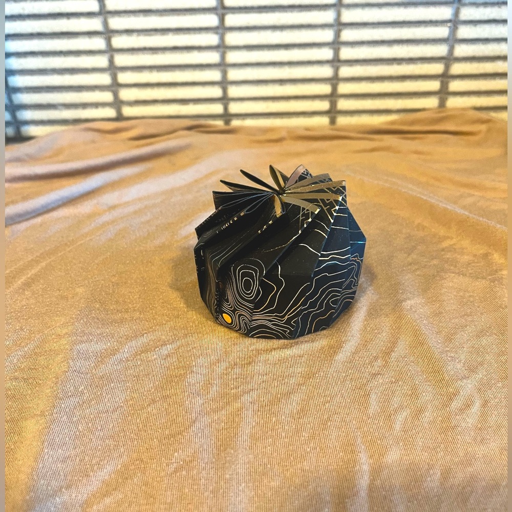 Viori hidden waterfalls solid shampoo bar
